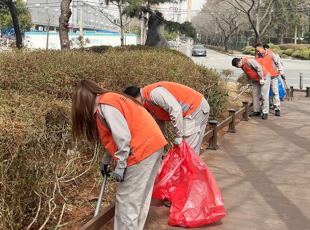 한국타이어_새봄맞이_환경정화_봉사활동_전개_2