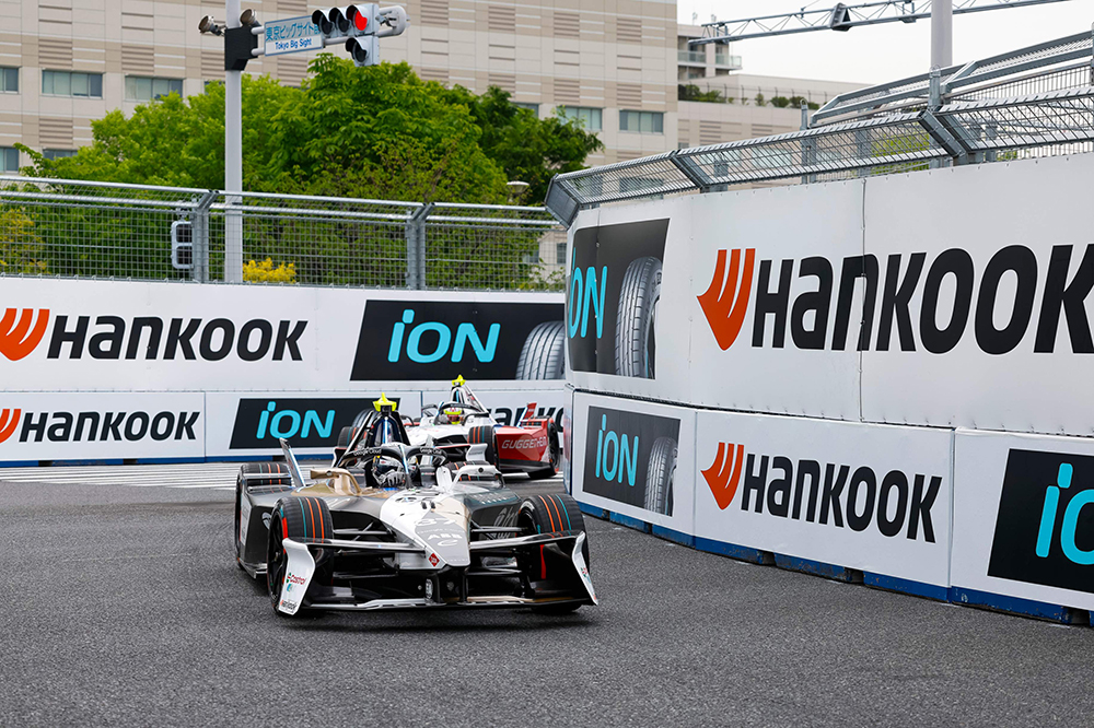 포뮬러_e_2025_도쿄_e_prix_경기_장면_2