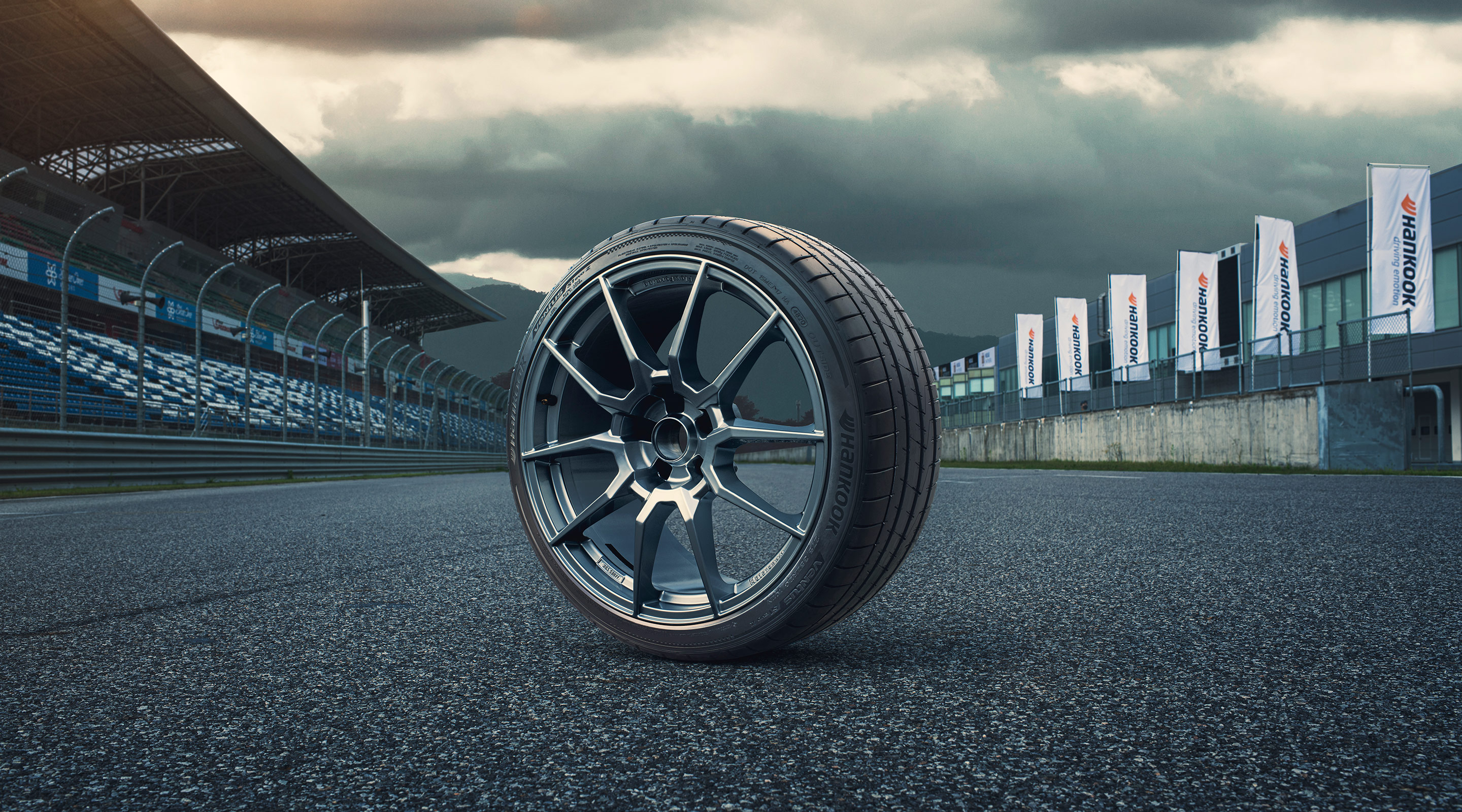 Hankook Tire & Technology-Tires-gallery-05